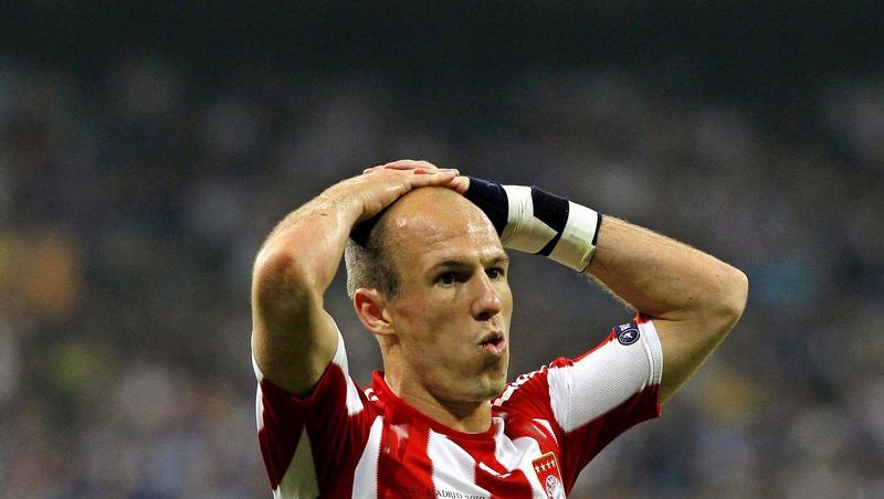 Arjen Robben - trägt er erst in der Rückrunde wieder das Bayern-Trikot? Arjen Robben - trägt er erst in der Rückrunde wieder das Bayern-Trikot?