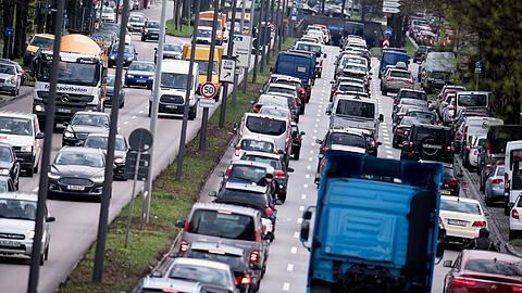 Fast 400.000 Menschen pendeln jeden Tag nach München.