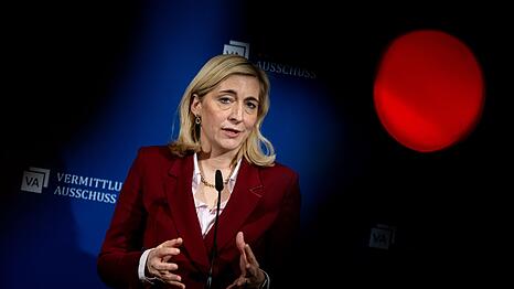 Gesundheitsministerin Warken weist die Vorw&uuml;rfe aus den USA zur&uuml;ck. (Archivbild)