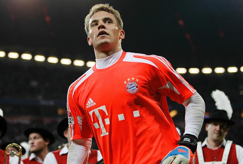 MANUEL NEUER: Ein ruhiger Spätsommerabend für den Torwart, kaum was zu tun. Hätte zwischendurch locker eine Maß und ein Hendl verdrücken können. Note 3