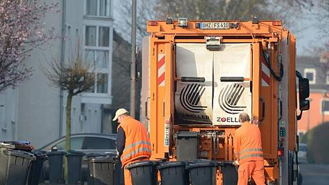 In der Coronakrise haben auch Entsorgungsunternehmen wie Müllabfuhren Probleme beim Nachschub von Schutzkleidung und Desinfektionsmitteln.