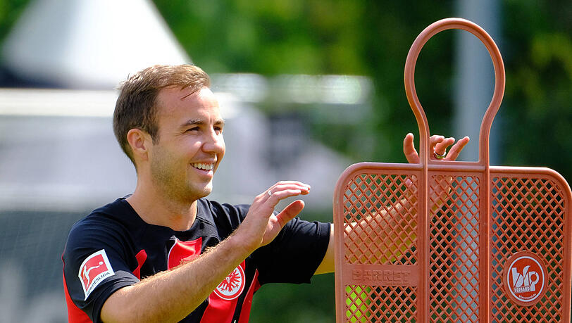 Frankfurts Mario Götze würde sich über einen Transfer von Harry Kane zum FC Bayern freuen. Frankfurts Mario Götze würde sich über einen Transfer von Harry Kane zum FC Bayern freuen.