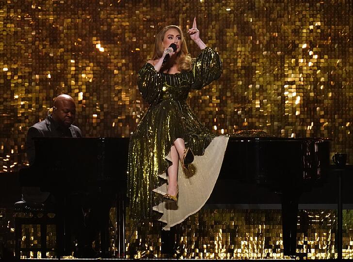 Die britische Sängerin Adele, hier bei den Brit Awards 2022 in London, spielt im August zehn Konzerte auf dem Messegelände in München.