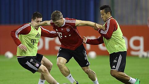 Bastian Schweinsteiger ist wieder voll ins Mannschaftstraining eingestiegen und macht problemlos bei den Trainingsspielen mit.