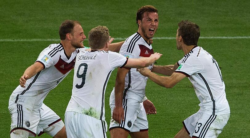 An diese Szene werden wir uns lange erinnern: Mario Götze macht sich unsterblich.