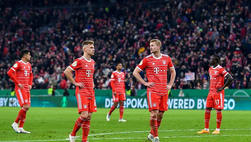 Die Bayern waren nach dem späten Aus gegen den SC Freiburg komplett konsterniert.