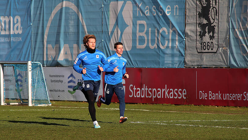 Manuel Pfeifer und Kapit&auml;n Jesper Verlaat im Training.