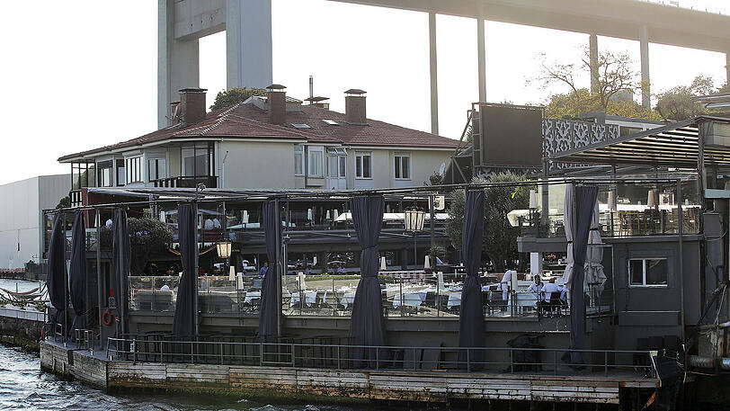 In Istanbul richtete ein Attentäter ein Blutbad unter Feiernden an. Die Bilder.