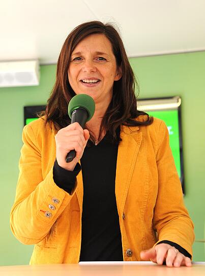 Grünen-Politikerin Katrin Göring-Eckardt 2013 in Biberach: &bdquo;Ich wollte eigentlich einen Witz machen über den Berliner Flughafen, der Witz ist aber nicht rechtzeitig fertig geworden.&ldquo;