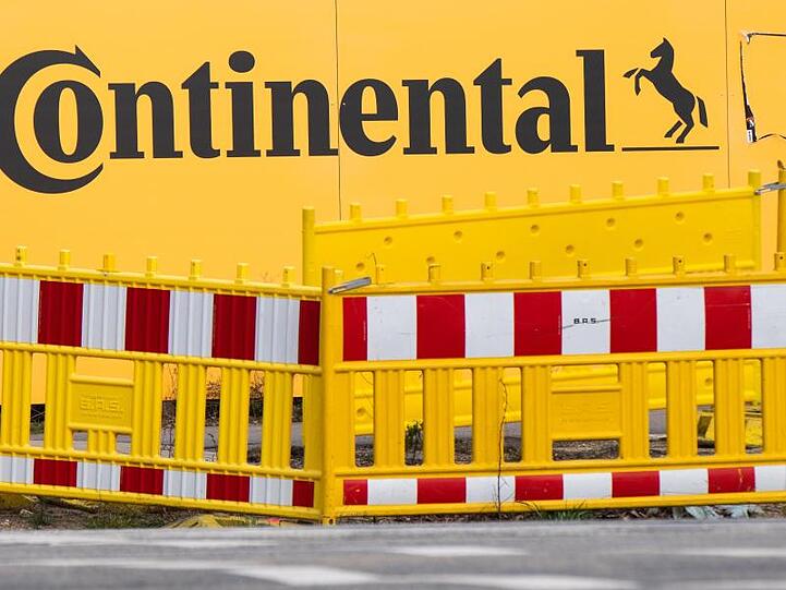 Beim Autozulieferer Continental haben der Nachfrageeinbruch und die Lieferketten-Probleme wegen der Corona-Krise deutliche Einschnitte in der Produktion zur Folge.