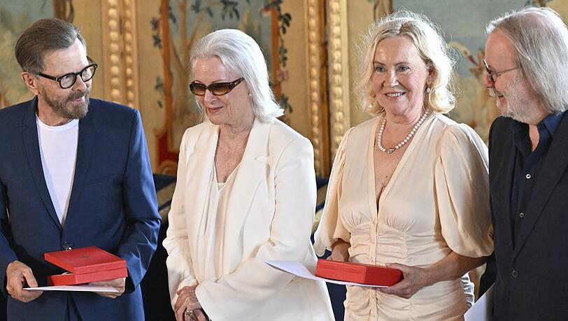 Björn Ulvaeus, Anni-Frid Lyngstad, Agnetha Fältskog und Benny Andersson (v.l.n.r.) bei der Verleihung des Wasaordens in Stockholm. Björn Ulvaeus, Anni-Frid Lyngstad, Agnetha Fältskog und Benny Andersson (v.l.n.r.) bei der Verleihung des Wasaordens in Stockholm.