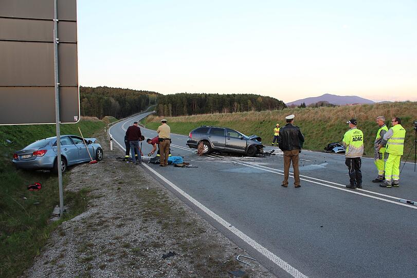 Bei dem Horror-Crash auf der B20 kam ein Mann ums Leben.