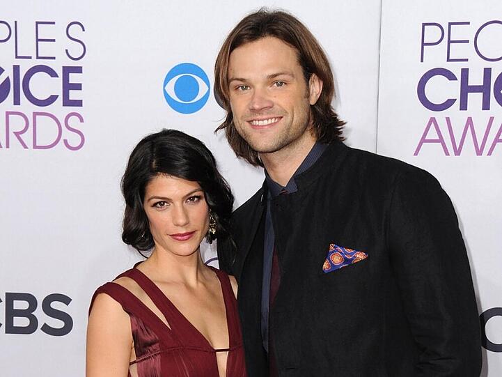 Mit seiner Frau Genevieve hat Jared Padalecki zwei Söhne - solange er nicht einen davon kaputtmacht