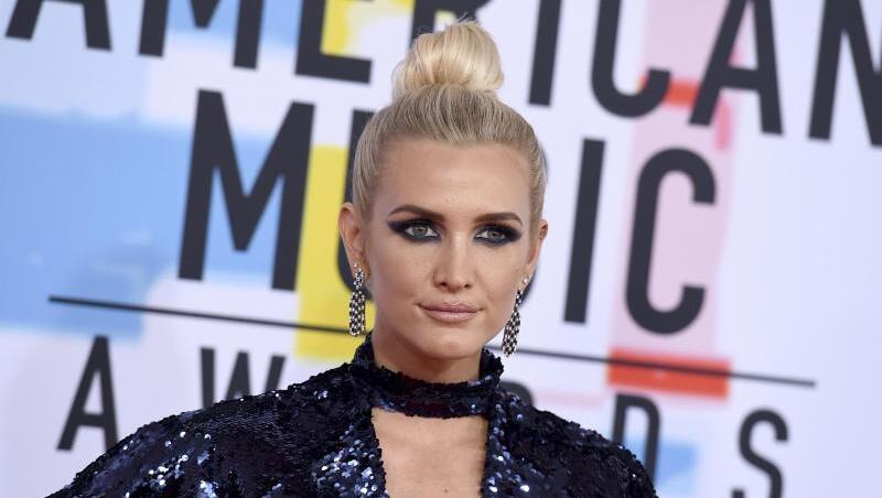 Die Musikerin Ashlee Simpson verkündet ihre Schwangerschaft im Netz. Die Musikerin Ashlee Simpson verkündet ihre Schwangerschaft im Netz.