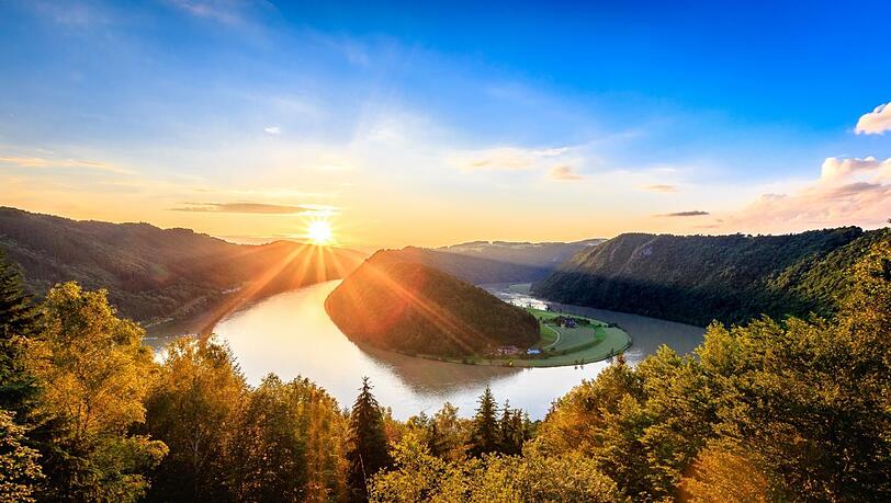 Die Schl&ouml;gener Schlinge im oberen Donautal mit ihrer 180-Grad-Kurve ist ein besonderes Naturschauspiel.