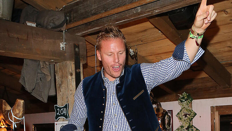 Christian Lell beim Feiern auf dem Oktoberfest.