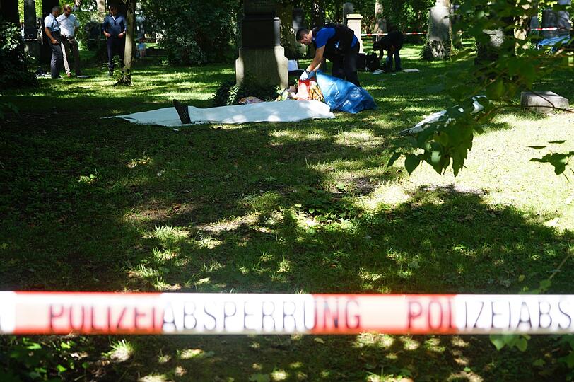 Am Sonntagmittag wurde am Alten Nordfriedhof in München eine Leiche gefunden.