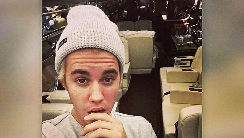Wer hat Justin Bieber wohl dieses Geschenk unter dem Weihnachtsbaum geparkt? Wer hat Justin Bieber wohl dieses Geschenk unter dem Weihnachtsbaum geparkt?