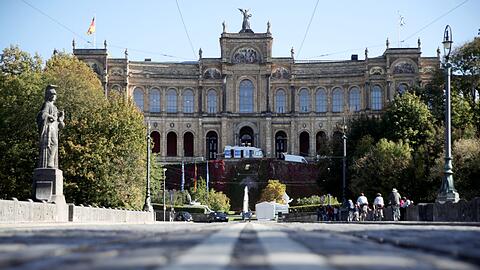 Rund 200 Abgeordnete wird der neue Landtag wohl zählen. Wie stark die München-Fraktion sein wird, ist allerdings noch nicht ganz sicher.