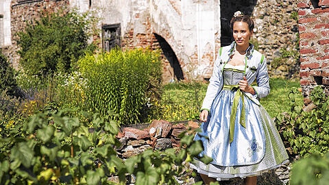 In der vierten Etage von Oberpollinger hat die Saison für Dirndl und Accessoires begonnen.