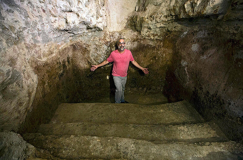Eine Familie in Jerusalem hat beim Renovieren ihres Wohnzimmers unter dem Fußboden ein etwa 2000 Jahre altes jüdisches Ritualbad gefunden.