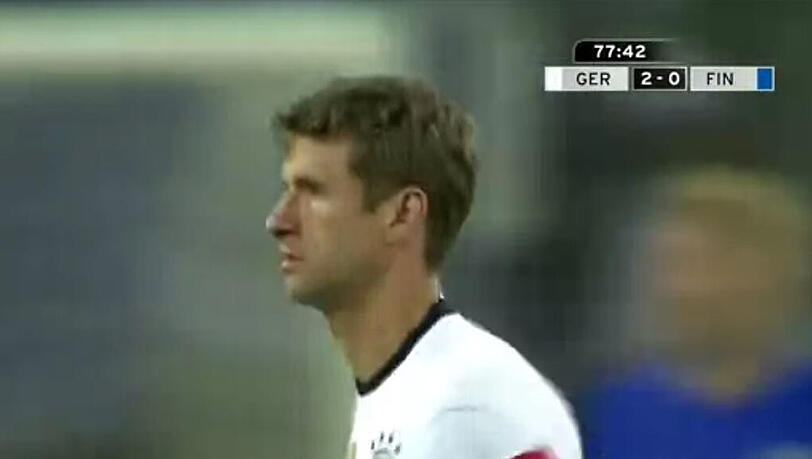In der 78. Minute wird Thomas Müller für Julian Brandt eingewechselt. In der 78. Minute wird Thomas Müller für Julian Brandt eingewechselt.