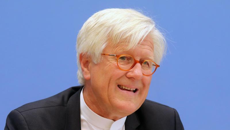 Heinrich Bedford-Strohm spricht bei einer Pressekonferenz. Foto: Wolfgang Kumm/dpa/Archivbild Heinrich Bedford-Strohm spricht bei einer Pressekonferenz. Foto: Wolfgang Kumm/dpa/Archivbild