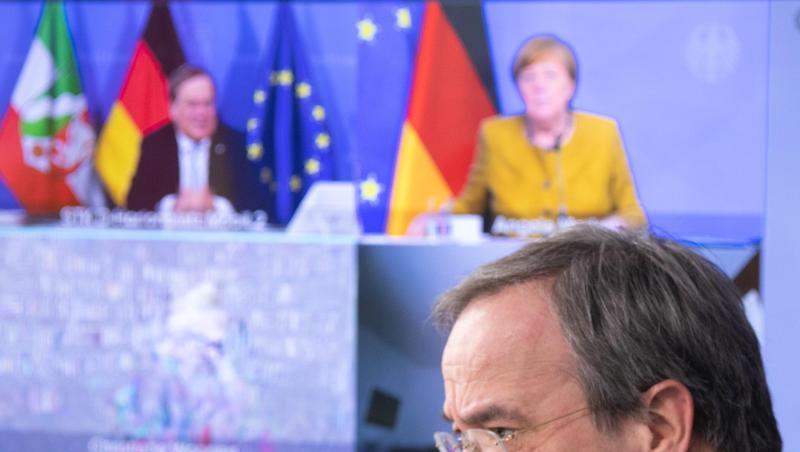 Expertenrunde unter den Augen der Kanzlerin: Vor der nächsten Bund-Länder-Runde holte sich NRW-Ministerpräsident Laschet die Einschätzung des Corona-Expertenrats ab.