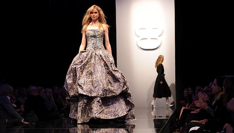 Ganz viele Promis und natürlich noch mehr Mode: Vom 18. - 21. Januar findet in Berlin die Mercedes-Benz Fashion Week statt. Wir zeigen Ihnen die besten Fashion und Promi-Bilder - zum Durchklicken!