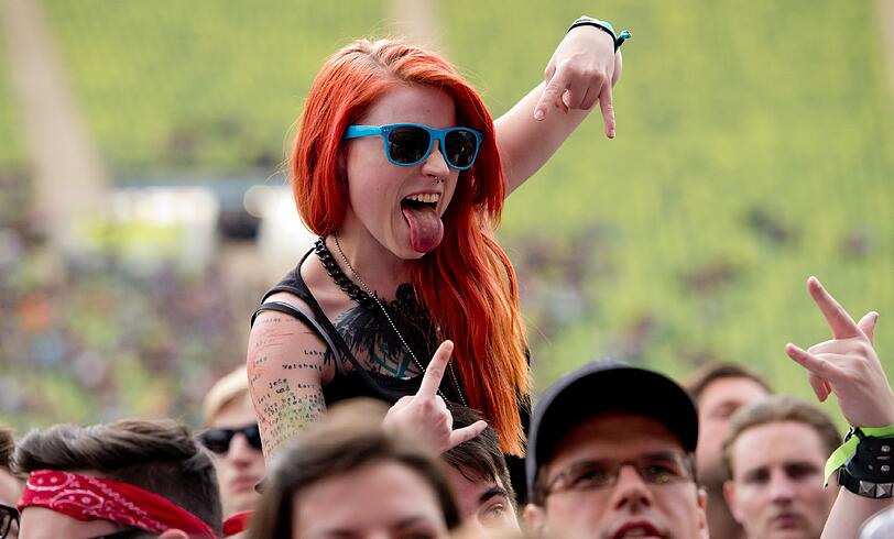 Überlaufen ist es nicht gerade. Trotzdem: Auf dem "Rockavaria" herrscht rege Stimmung.