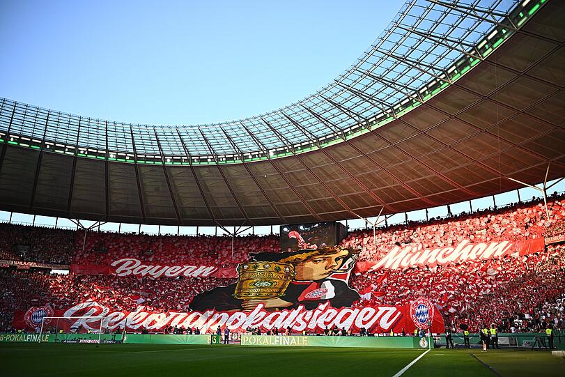 Die Bayern-Fans zeigten sich schon vor dem Anpfiff siegessicher. Die Bayern-Fans zeigten sich schon vor dem Anpfiff siegessicher.