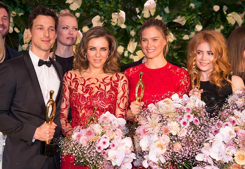 Die vier Hauptpreisträger Florian David Fitz, Liz Hurley, Bar Refaeli und Palina Rojinski