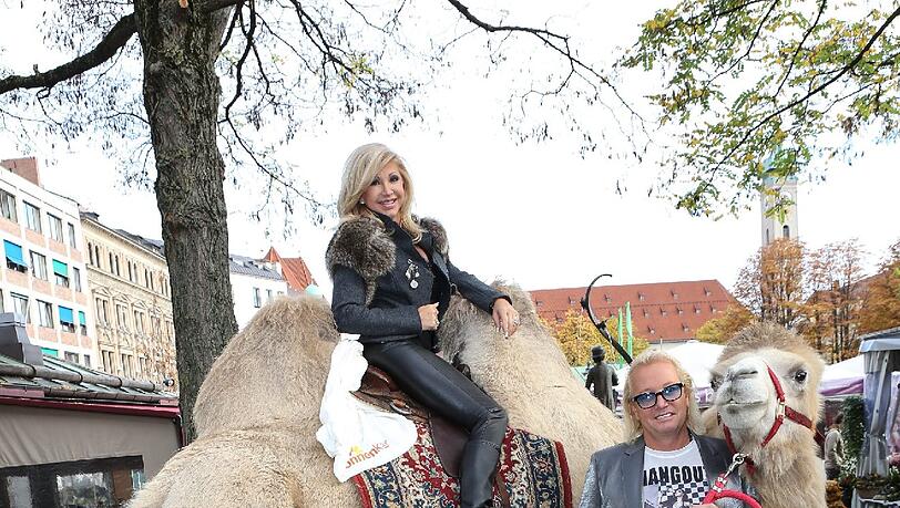 Robert und Carmen Geiss auf dem Vitktualienmarkt in München: Die Bilder Robert und Carmen Geiss auf dem Vitktualienmarkt in München: Die Bilder