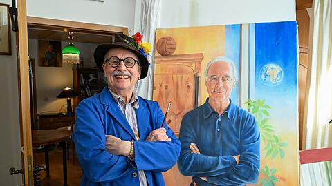 "Er war so liebenswert, ein stets höflicher Mensch": Maler Wolfgang M. Prinz über den verstorbenen Fußball-Kaiser Franz Beckenbauer, den er nun in Öl auf Leinwand verewigt hat.