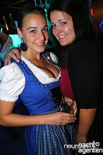 Im neuraum findet derzeit ein After-Wiesn-Showmarathon statt: "16 Tage Wies&rsquo;n - 16 Tage neuraum". Mehr Bilder unter www.nachtagenten.de
