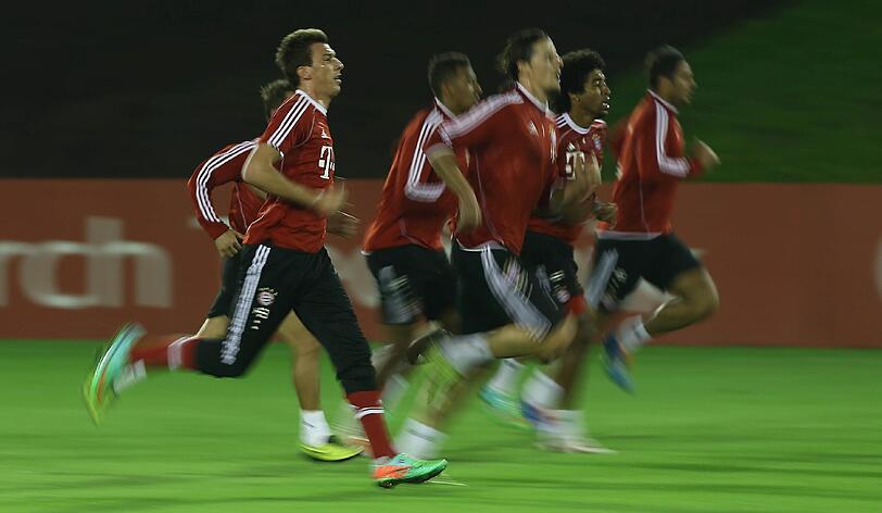 Weitere Bilder vom ersten Training des FC Bayern aus dem Trainingslager in Doha.