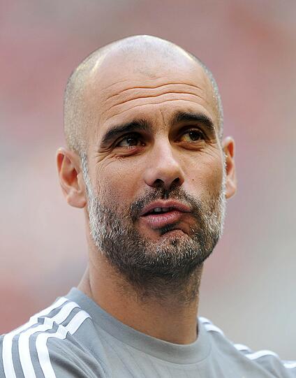 Die Bilder von der Teampresentation und dem anschließenden Showtraining des neuen FC Bayern-Kaders.