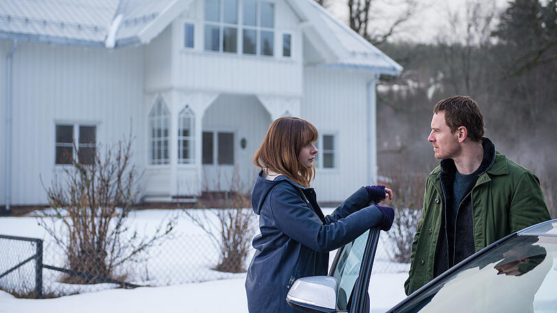 Haben viele Mord-Orte abzuklappern: Harry Hole (Michael Fassbender) und Katrine Bratt (Rebecca Ferguson).