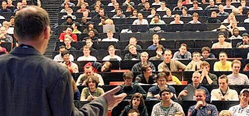 Knapp 15 000 begehrte Studienplätze mit Beschränkung durch Numerus Clausus sind auch gegen Ende des Wintersemesters noch unbesetzt.