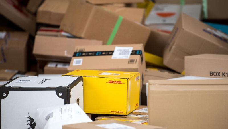 Die Deutsche Post erhöht zum 1. Januar das Porto für Pakete bis 5 Kilogramm, die Privatkunden in einer Filiale frankieren lassen. Die Deutsche Post erhöht zum 1. Januar das Porto für Pakete bis 5 Kilogramm, die Privatkunden in einer Filiale frankieren lassen.