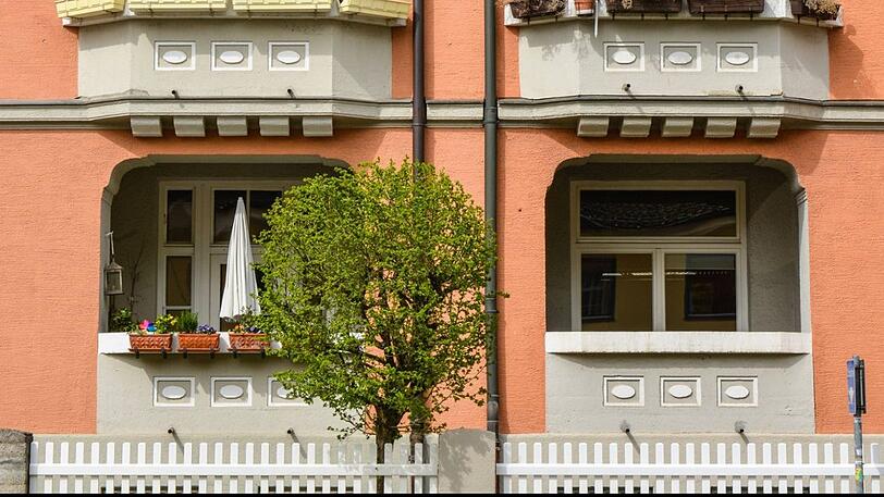 Ein Wohnhaus in Schwabing: Wer hier leben möchte, muss es sich erstmal leisten können.