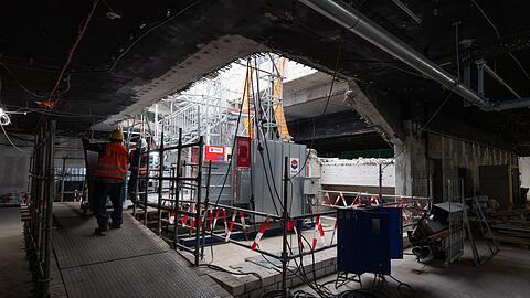Am Frankfurter Hauptbahnhof müssen sich die Reisenden noch gut zehn Jahre auf Bauarbeiten einstellen. (Archivbild)