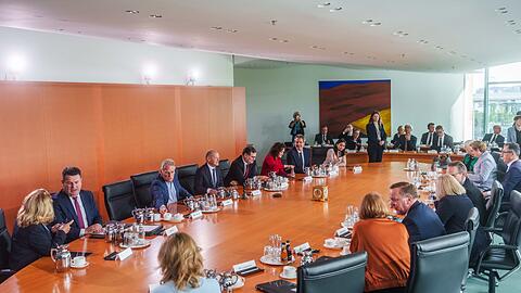 Mittwochs treffen sich die Ministerinnen und Minister mit dem Kanzler im Kabinettsaal des Bundeskanzleramts.