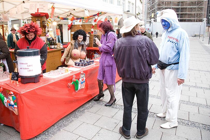 Buntes Treiben am Faschingssonntag in der Innenstadt