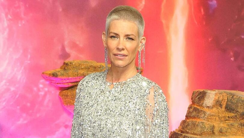 Evangeline Lilly fällt regelmäßig in Ohnmacht - jetzt ist es an einem Strand passiert.