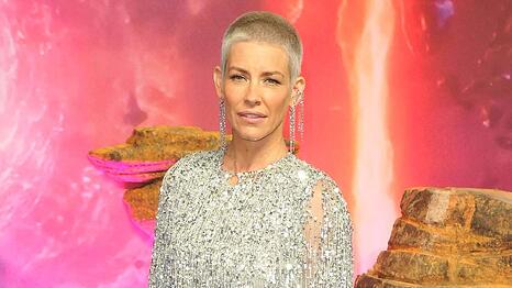 Evangeline Lilly fällt regelmäßig in Ohnmacht - jetzt ist es an einem Strand passiert.