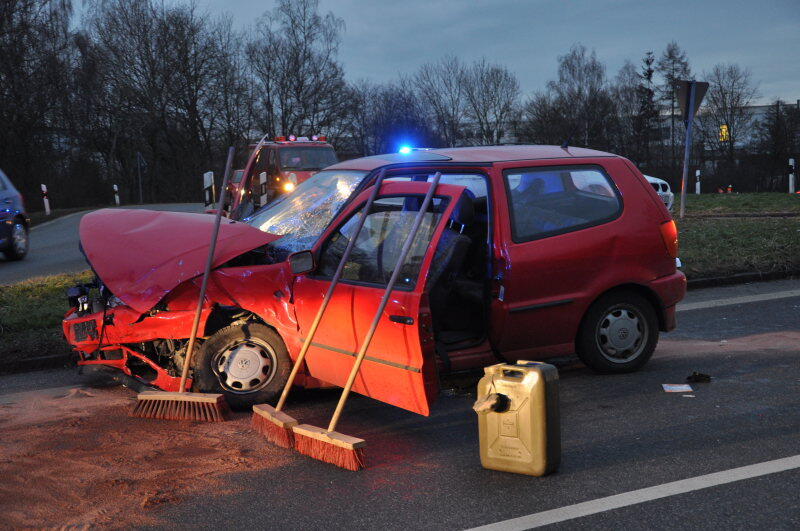 Ein Polo übersah bei der Einfahrt auf die St2107 einen Mercedes.