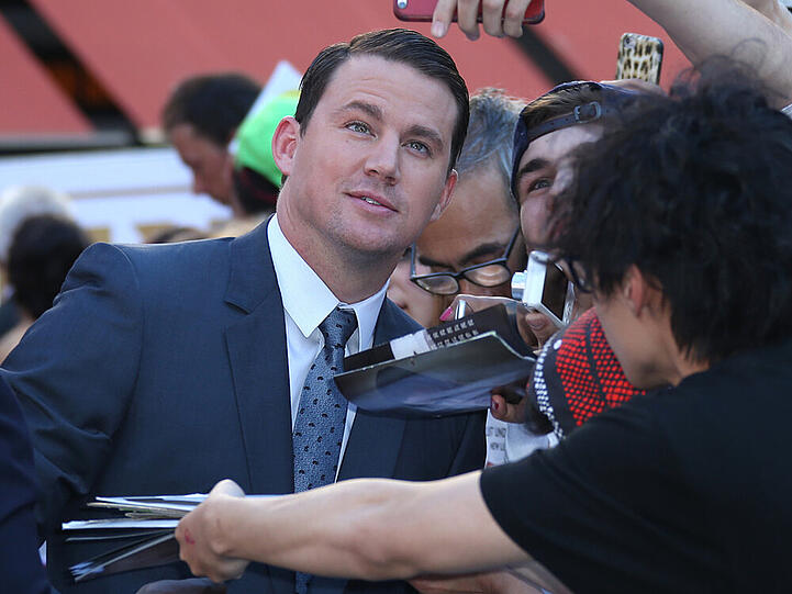 Channing Tatum umringt von Fans