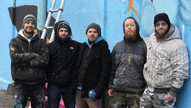Die Crew: (von links) Benjamin Herzberg (Pyser), Benjamin Bulifa (Dout), Robert Posselt (Kult), Samuel Feustel (Zwist), Darko Pacalos (Sanz). Die Crew: (von links) Benjamin Herzberg (Pyser), Benjamin Bulifa (Dout), Robert Posselt (Kult), Samuel Feustel (Zwist), Darko Pacalos (Sanz).