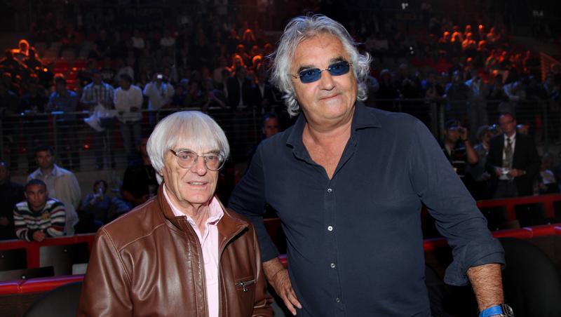 Flavio Briatore (r) und Bernie Ecclestone besuchen im Juli einen Boxkampf am Nürburgring. Flavio Briatore (r) und Bernie Ecclestone besuchen im Juli einen Boxkampf am Nürburgring.